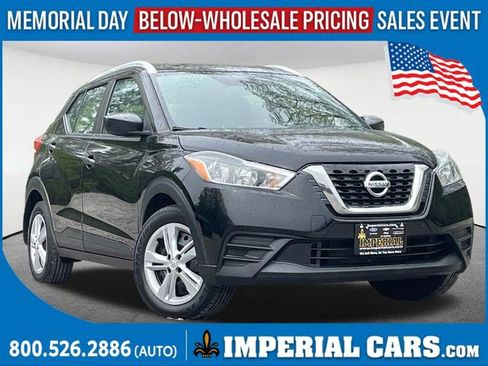 Used 2018 Nissan Kicks S FWD image 1