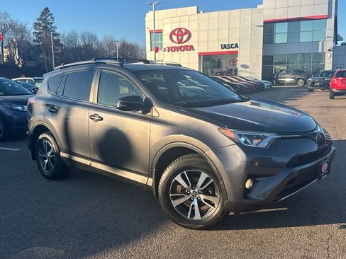 Used 2017 Toyota RAV4 XLE image 1
