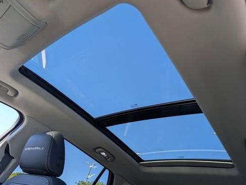 Used 2022 GMC Terrain Denali image 21