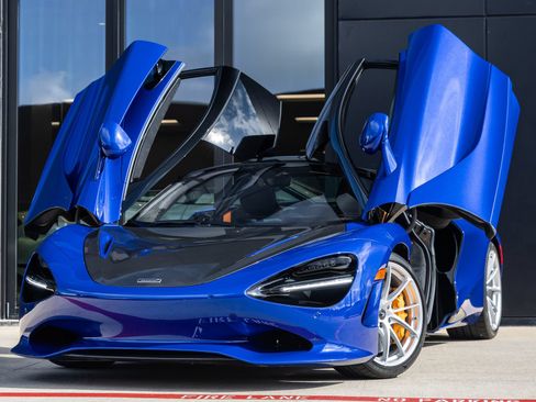 Used 2026 McLaren 750S RWD image 2