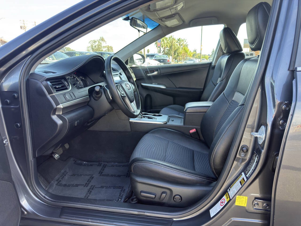 Used 2012 Toyota Camry SE FWD image 10