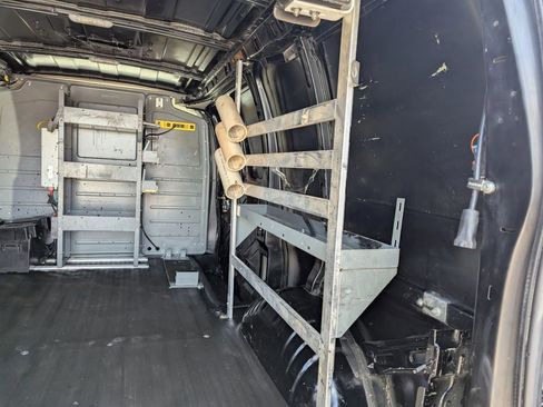 Used 2018 Chevrolet Express 2500 w/ Driver Convenience Package image 15