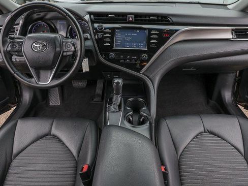 Used 2018 Toyota Camry SE FWD image 33