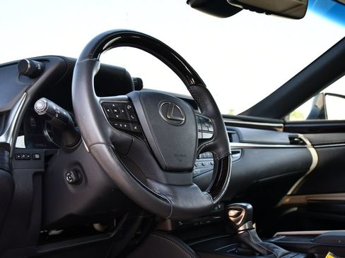 Used 2019 Lexus ES 350 w/ Premium Package FWD image 14