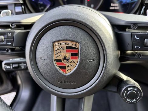 Used 2025 Porsche Macan Turbo image 30