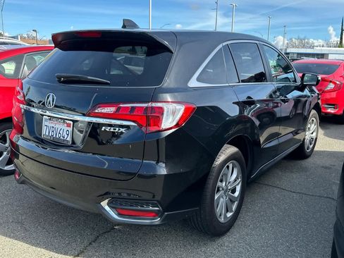 Used 2017 Acura RDX FWD image 2