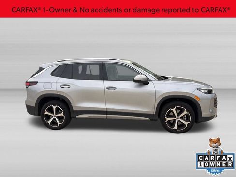 Used 2026 Volkswagen Tiguan SE AWD/4WD image 2