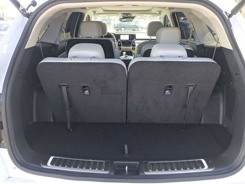 Used 2023 Kia Sorento SX image 12