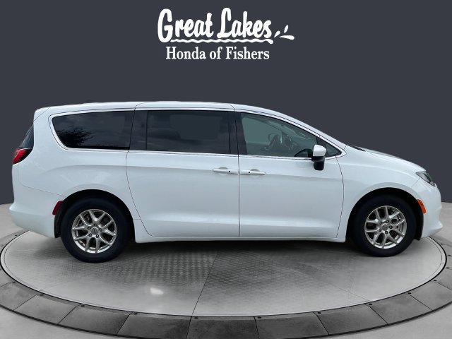 Used 2023 Chrysler Voyager LX FWD image 6