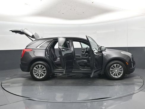 Used 2017 Cadillac XT5 Luxury w/ Driver Awareness Package AWD/4WD image 56