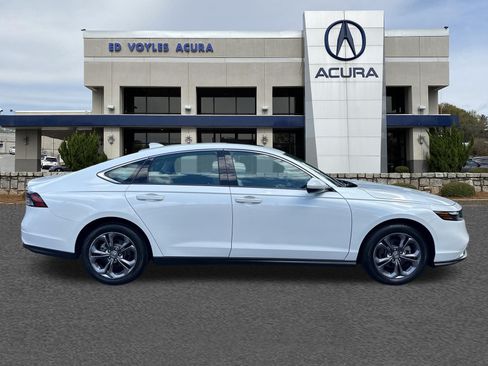 Used 2023 Honda Accord EX image 4