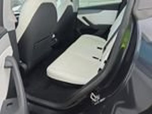 Used 2026 Tesla Model Y Long Range AWD/4WD image 10