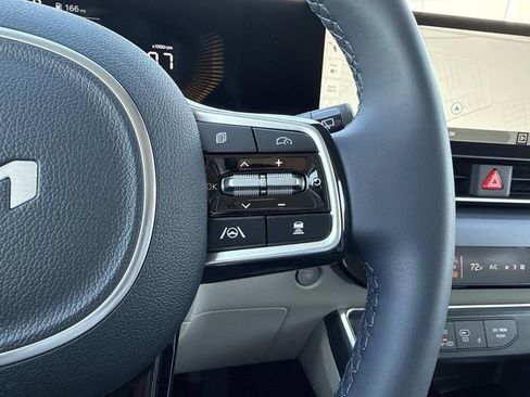 New 2026 Kia Carnival EX image 24