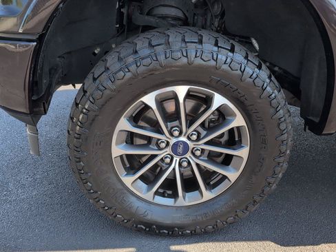 Used 2020 Ford F150 XLT w/ Equipment Group 302A Luxury AWD/4WD image 11