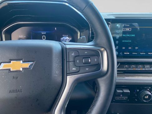 Used 2023 Chevrolet Silverado 1500 LTZ AWD/4WD image 23
