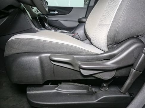 Used 2020 Chevrolet Equinox LS FWD image 33