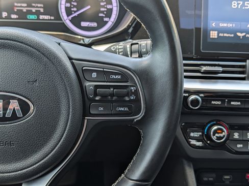 Used 2021 Kia Niro LXS image 24