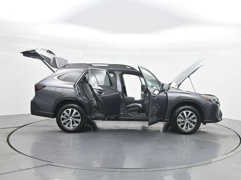 Used 2025 Subaru Outback Premium AWD/4WD image 34