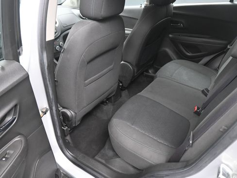 Used 2016 Chevrolet Trax LS image 17