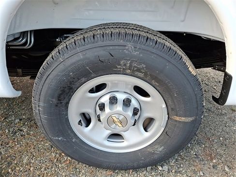 New 2025 Chevrolet Express 3500 LS image 5