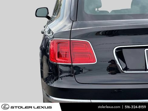 Used 2018 Bentley Bentayga AWD/4WD image 12