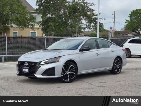 Used 2024 Nissan Altima 2.5 SR FWD image 1
