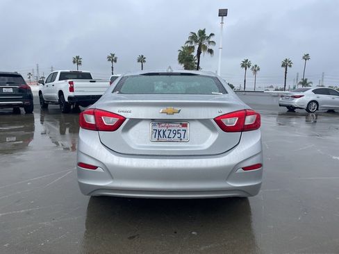 Used 2016 Chevrolet Cruze LT w/ Convenience Package image 3