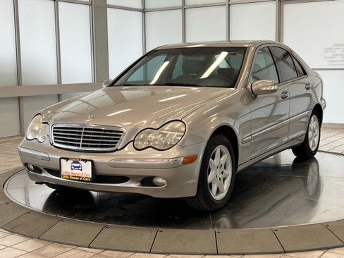 Used 2004 Mercedes-Benz C 240 Sedan image 3