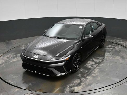 Certified 2025 Hyundai Elantra N Line image 24