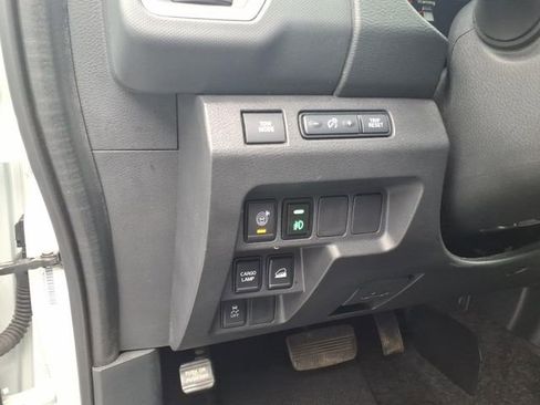 Used 2022 Nissan Frontier SV w/ Technology Package image 15