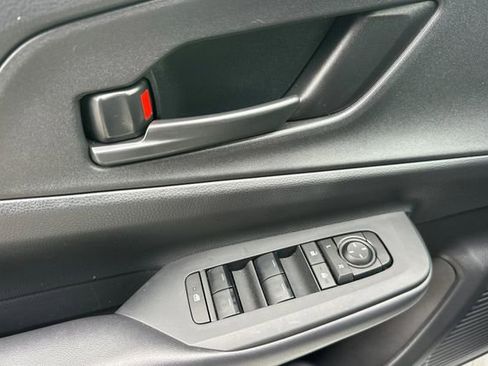 Used 2023 Toyota Prius Prime SE image 12