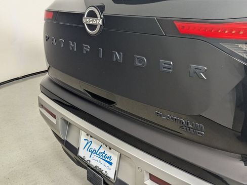Used 2024 Nissan Pathfinder Platinum AWD/4WD image 9