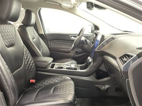 Used 2024 Ford Edge Titanium image 19