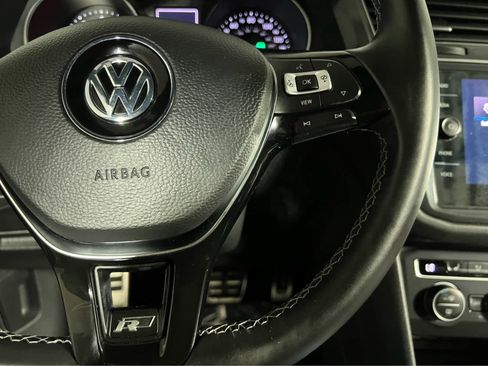 Used 2020 Volkswagen Tiguan SE R-Line AWD/4WD image 20
