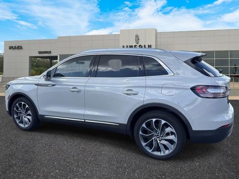 Used 2023 Lincoln Nautilus Reserve AWD/4WD image 5