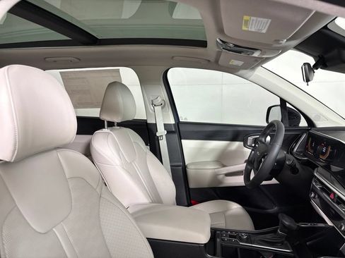 New 2026 Kia Sorento S w/ S Panoramic Sunroof Package FWD image 17