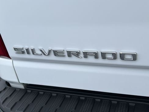 Used 2025 Chevrolet Silverado 2500 LT w/ Convenience Package AWD/4WD image 9