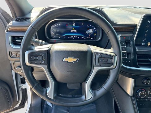 Used 2023 Chevrolet Suburban Premier image 11