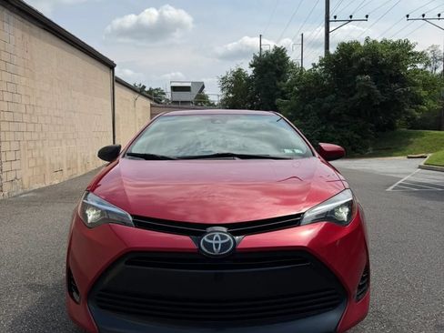 Used 2017 Toyota Corolla LE w/ Carpet Mat Package (TMS) FWD image 2