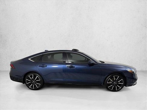 Used 2023 Honda Accord Touring image 4