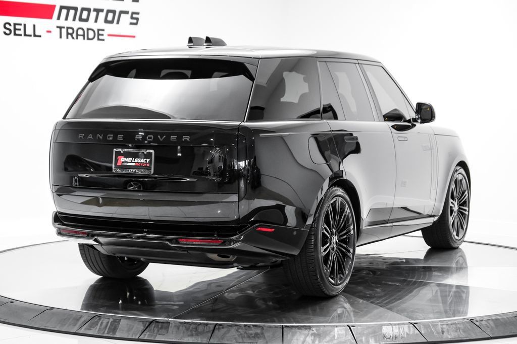 Used 2024 Land Rover Range Rover SE AWD/4WD image 10
