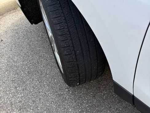 Used 2018 Chevrolet Equinox Premier AWD/4WD image 9