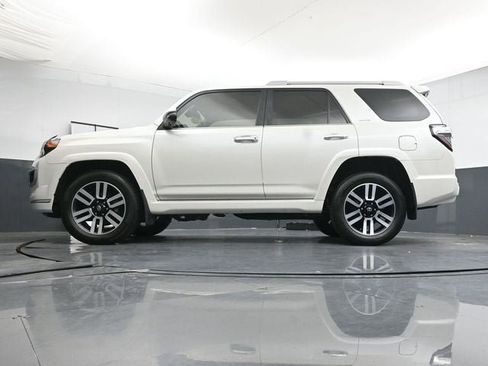 Used 2022 Toyota 4Runner Limited AWD/4WD image 31