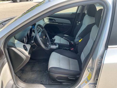 Used 2012 Chevrolet Cruze LS FWD image 13