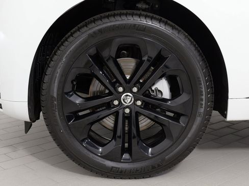 Used 2025 Jaguar F-PACE R-Dynamic S image 77