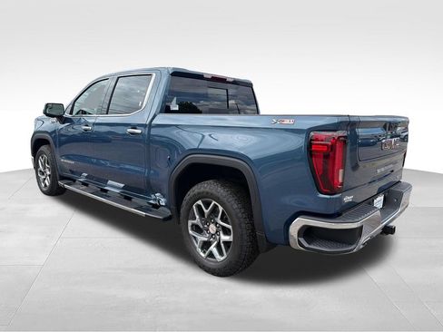 Used 2024 GMC Sierra 1500 SLT AWD/4WD image 3