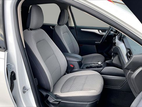 Used 2020 Ford Escape SE image 7