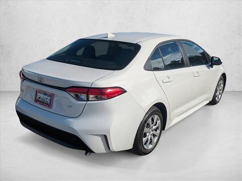 Used 2025 Toyota Corolla LE image 5