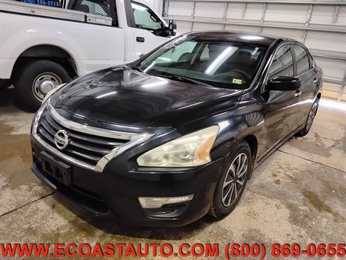 Used 2014 Nissan Altima 2.5 S w/ Display Audio Package image 3