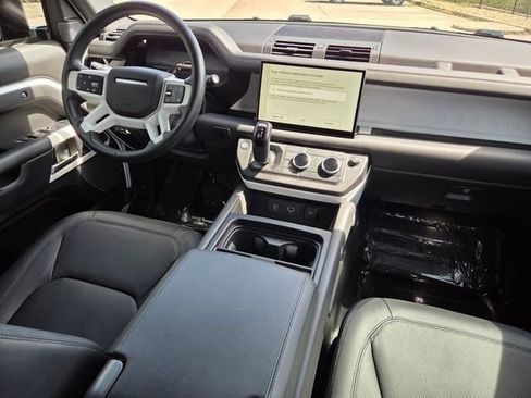 Used 2024 Land Rover Defender 110 SE AWD/4WD image 31